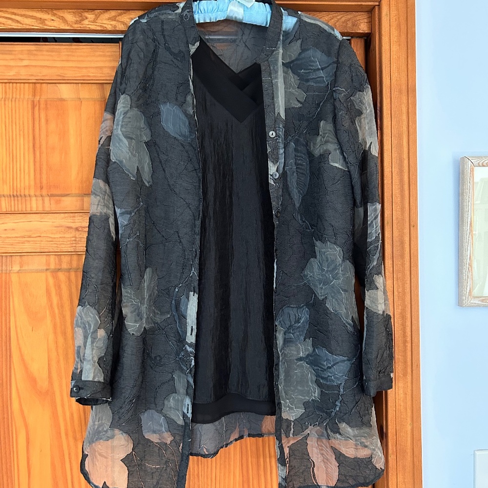 Cold water Creek Size 16 Sheer over jacket and sleeveless vee neck tank set